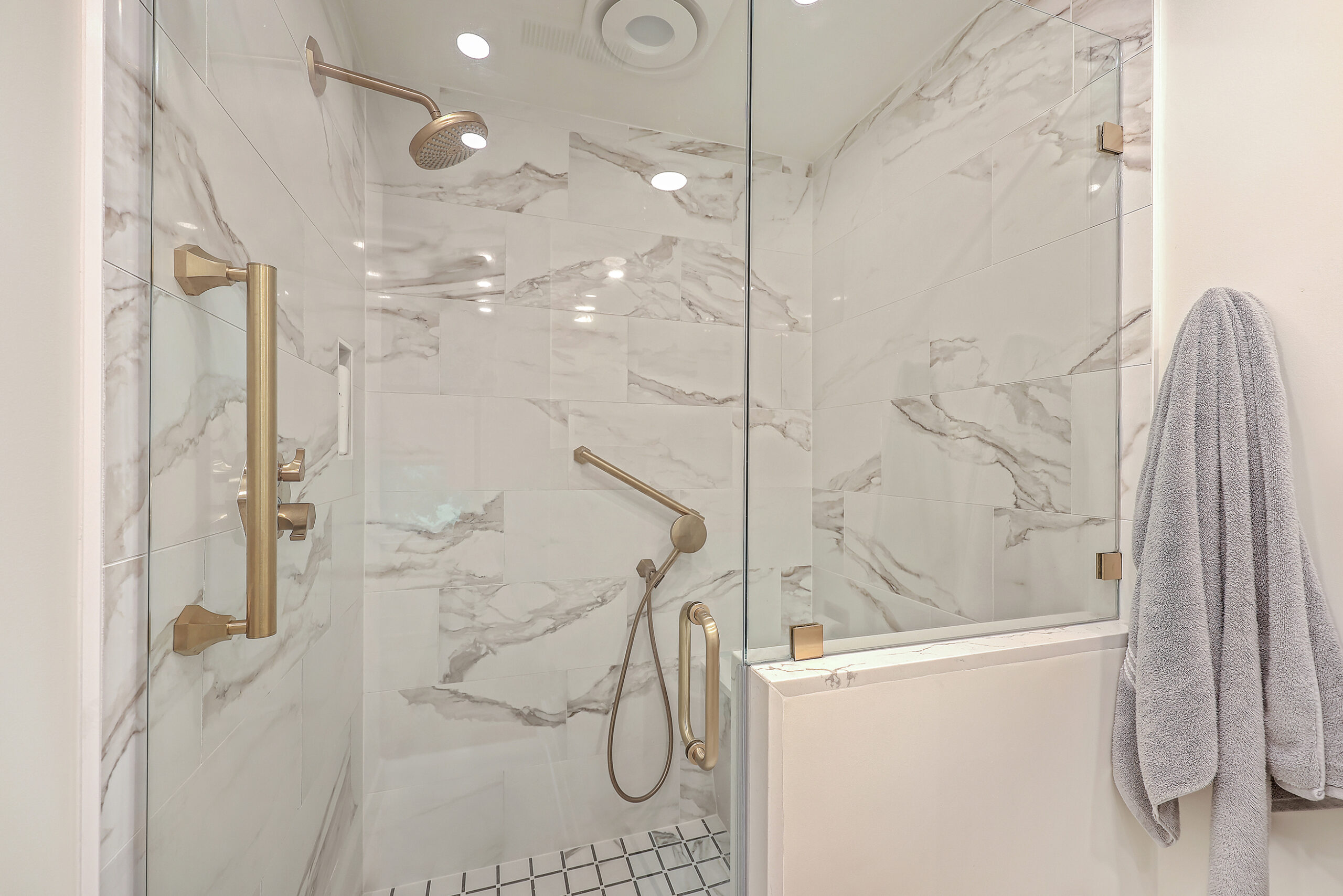 Greenview Lane | Primary Bathroom Renovation